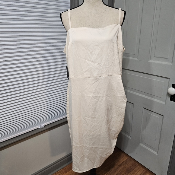Eloquii Satin Cream Ivory Mini Dress - Picture 4 of 10